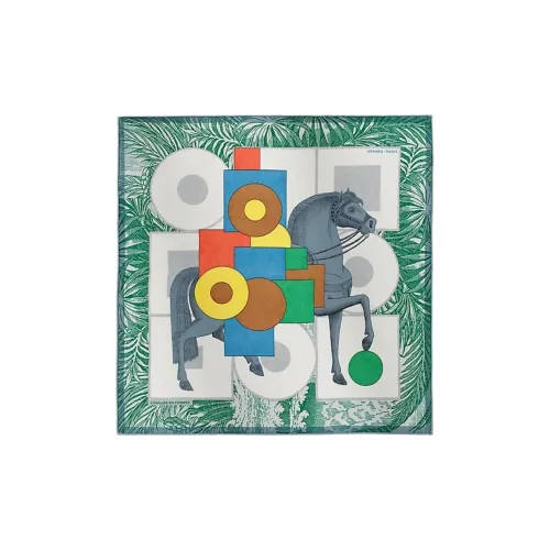 HERMES Шарфы из шелка Тутовый женские зеленые