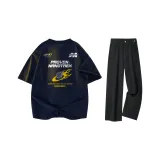 Темно-синий синий футболка + черные джинсы