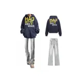 Темно-синий синий свитшот + дымчато-серые джинсы