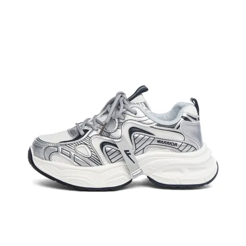 Warrior Беговые кроссовки Низкий Верх Серебряный Бежевый Черный Женские