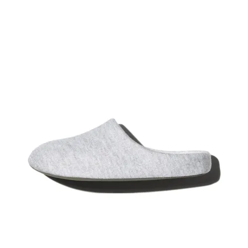 UNIQLO Противопахнущие противоскользящие антибактериальные домашние тапочки унисекс серого цвета