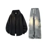 Чёрный свитшот + синие штаны