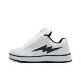 Белый с черной подошвой.