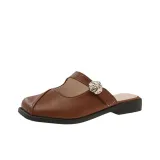 Коричневый