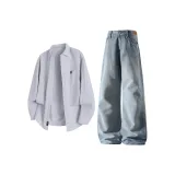 Светло-серый топ + синие штаны