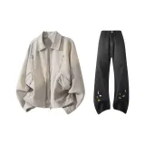 Бежевый пальто + черные штаны