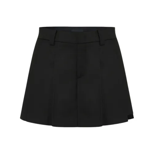 MOCO Повседневные шорты Женские Черные