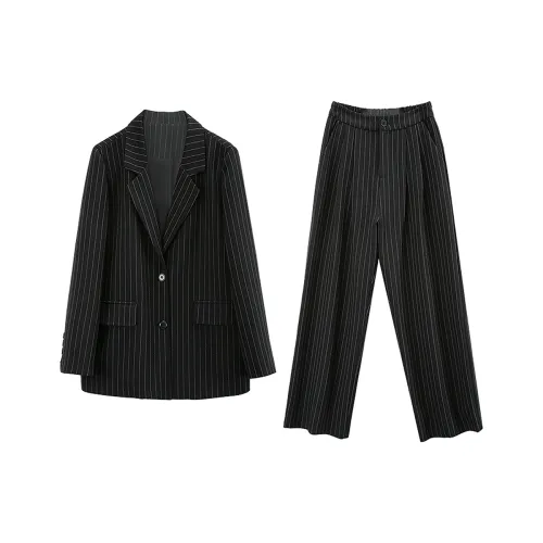 A paradise for awakening Бизнес-костюм для женщин