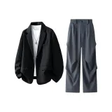 Чёрный топ + серо-синие штаны