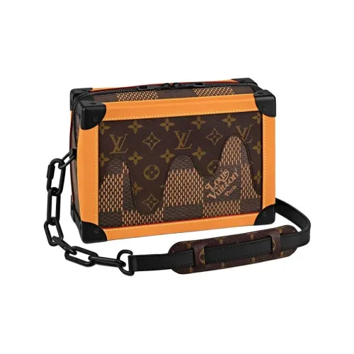 LOUIS VUITTON Коллаборация с Nigo SOFT TRUNK Покрытые холстовые сумки через плечо Мужские Коричневые