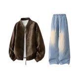 Коричневый топ + светло-синие штаны