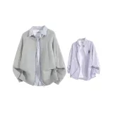 Светло-серая рубашка с синими и белыми полосками