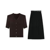 Какао-коричневый топ + черная юбка