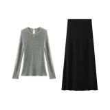 Серый горошек зеленый топ + черная юбка маг