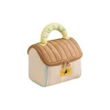 Кофейный и белый милый котенок