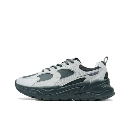 XTEP Водонепроницаемый Легкий Покрытие Низкий Топ Толстая Подошва Кроссовки Женские Призрачный Черный Угольный Черный