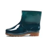 Темно-зеленый