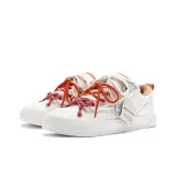 Белый и оранжевый