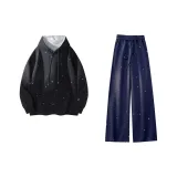 Чёрный свитшот + тёмно-синие повседневные штаны