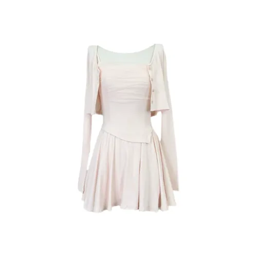 Udon House Розовый Женские Комплекты с Юбкой