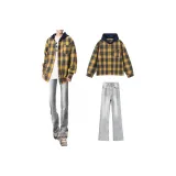 Жёлтая синяя рубашка + дымчато-серые джинсы