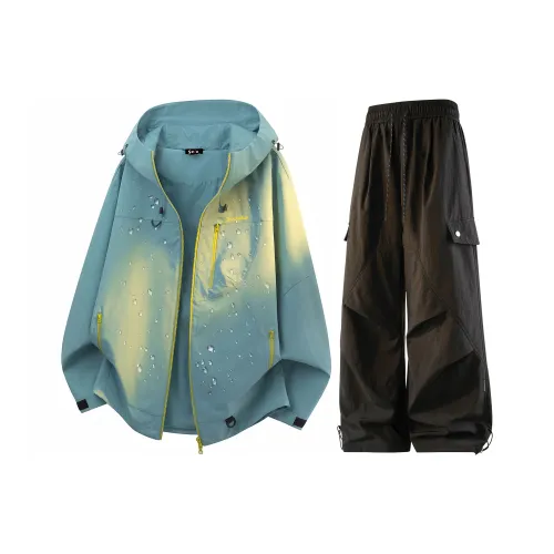 Комплекты ветровки и штанов