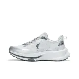 Серо-серебристый