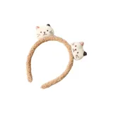 Белая трехцветная кошка