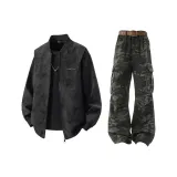 Чёрное пальто + камуфляжные штаны