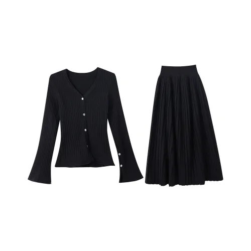 Udon House Черный Женские Комплекты с Юбкой