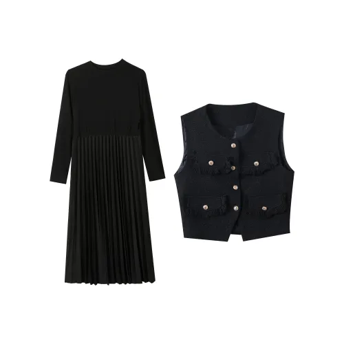 Udon House Черный Женские Комплекты с Юбкой