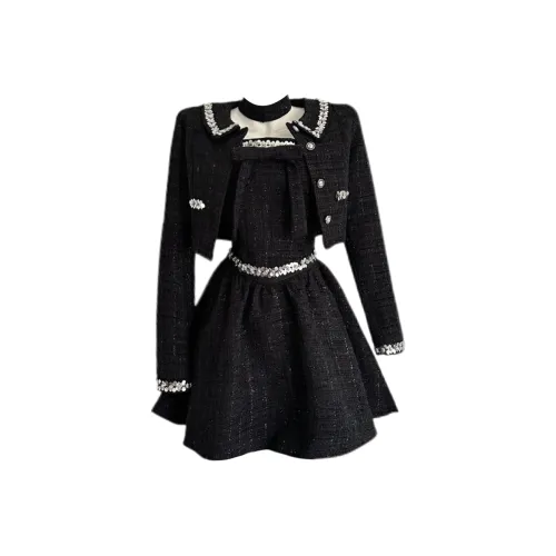 Udon House Черный Женские Комплекты с Юбкой