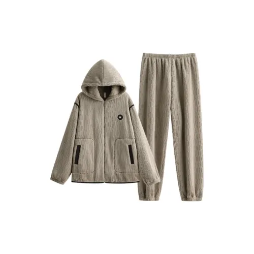 Пижамный комплект для мужчин от Floating Light Islands