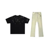 Комплект одежды (Черная футболка + Желтые джинсы с эффектом грязи)