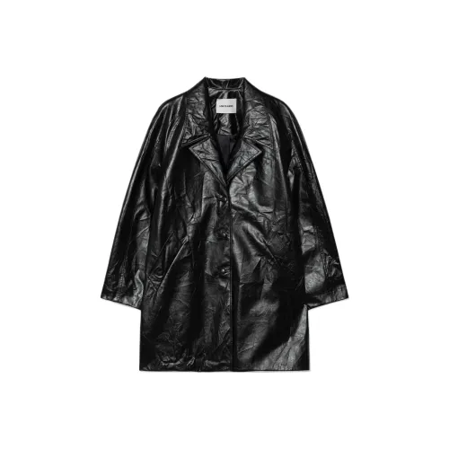 LOW CLASSIC Черное Женское Пальто