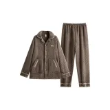 Коричневый