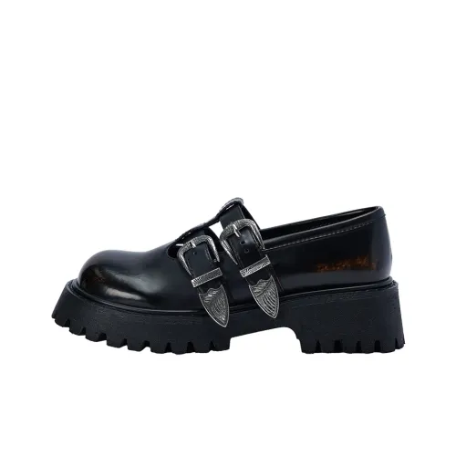 URBAN REVIVO Повседневная обувь Женская