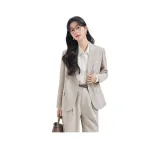 Абрикосовый костюм