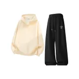 Светлый бежевый (Ma Grass Line Cat Логотип на груди) + Черный (Ma Grass Line Cat Логотип на штанах)