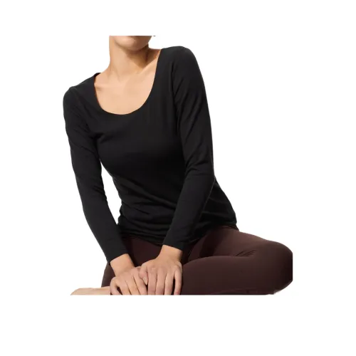 UNIQLO Черные Женские T-рубашки