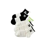 5 пачек (2 черных, 2 белых, 1 белая, зеленая) F54