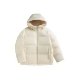 Теплый абрикосовый желтый.