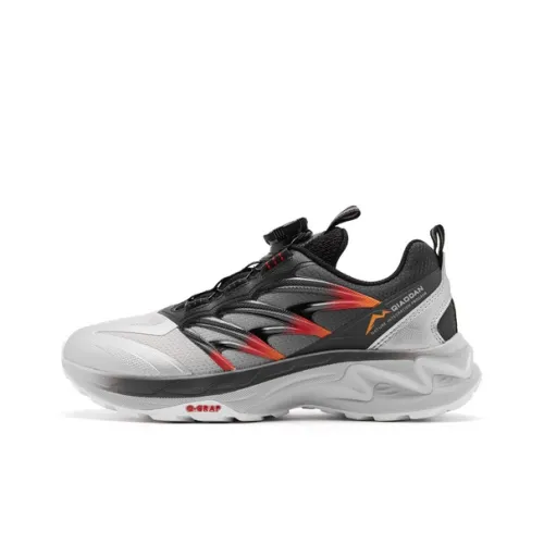 QIAODAN Колеса для поглощения ударов Slip-resistant Низкий топ Детские беговые кроссовки Серый Черный Подростки