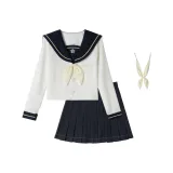 Маленький цветочный топ с длинным рукавом + темно-синяя юбка с оборками + ожерелье с золотым рыбкой