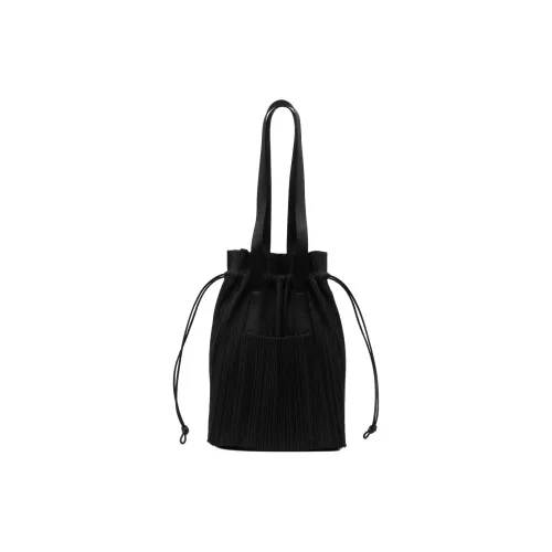 PLEATS PLEASE ISSEY MIYAKE Полиэстер Ведрообразная Сумка Сумка Сумка через плечо Женская Черная