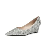 Серебристый