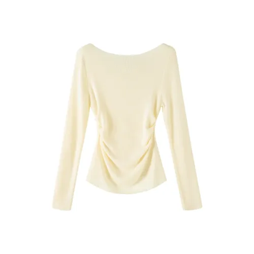 Бежевые женские свитера