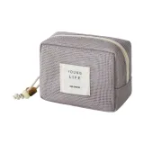 Маленькая квадратная сумка фиолетового цвета