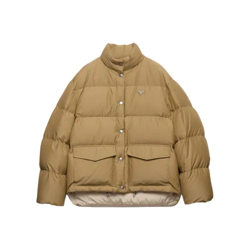 PRADA Бежевый Женские Пуховики