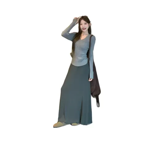 BEAUTIFUL CONFESSION Комплект с юбкой Женские